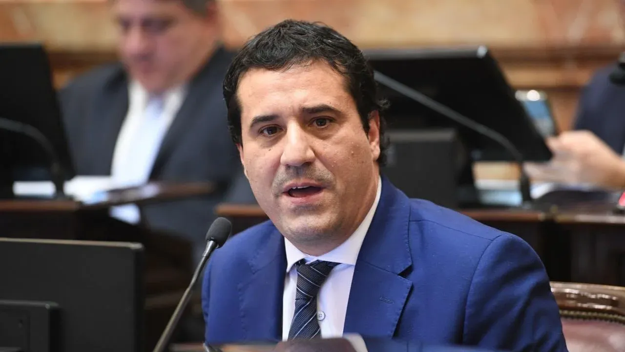 Abad: "No es bandera de un gobierno ni de un partido, es una causa del Estado argentino"